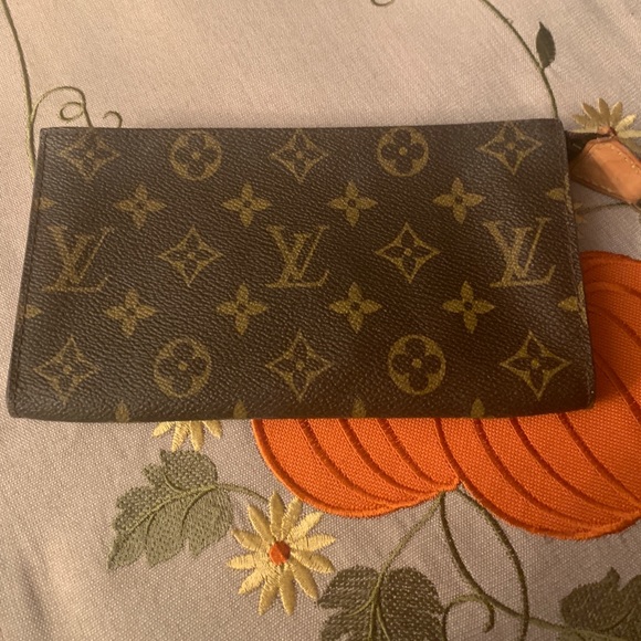 SOLD Louis Vuitton Large Bucket Pouch SOLD - Picture 3 of 8